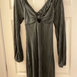 Elegant Gray Long-Sleeve Dress